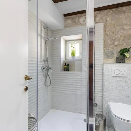 Where Modern Meets History Lux Guest Oldtown Appartamento *